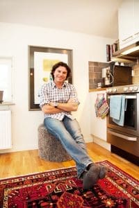 Smakrikt och gästvänligt hos jovan radomir 3 Jovan Radomir i köket