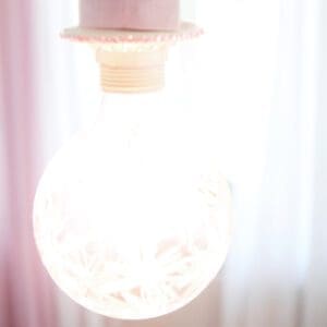 Tips - inreda tonårsrum med fina lampor är ett plus