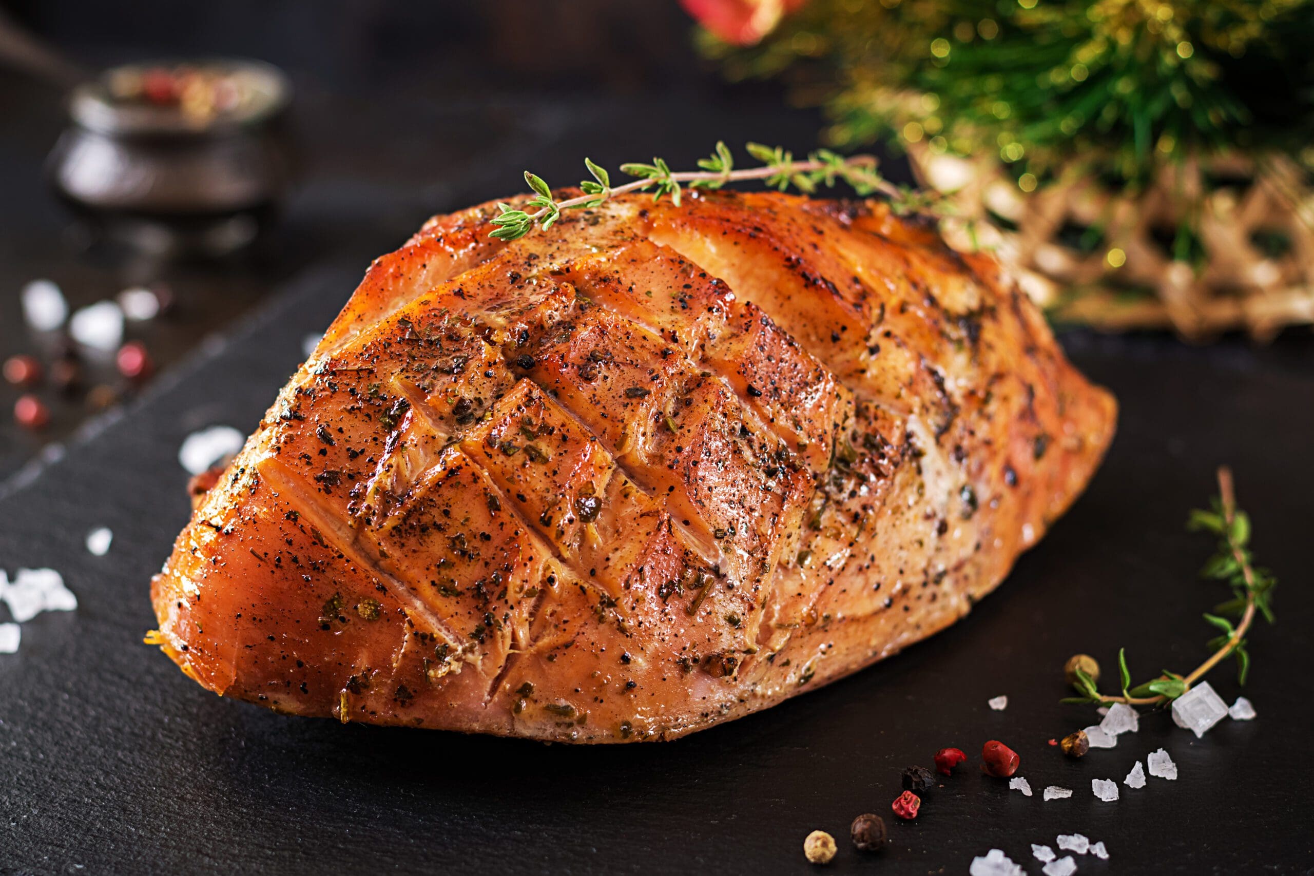 Julskinka på kalkon med rödkålssallad