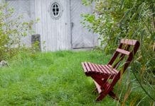 Nya utemöbler med färg och pensel Alcro måla utemöbler