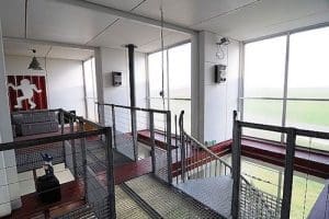 Hus av container franskt tvåvåningshus övervåning interiör