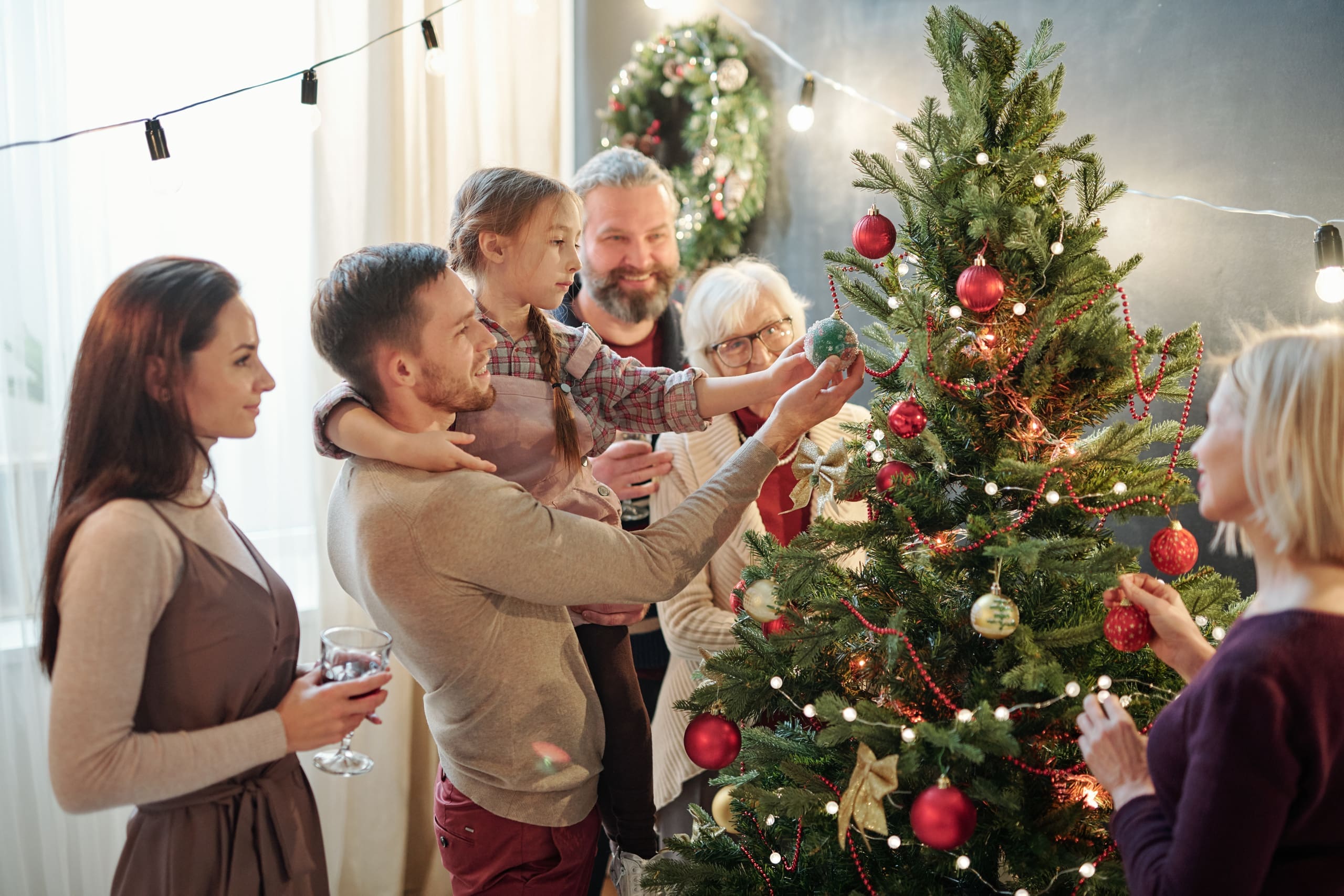 Julgransskötsel – Komplett guide för en grön och fräsch gran hela julen