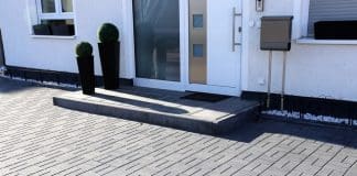 Att lägga gatsten och vad du behöver veta om det lägga smågatsten