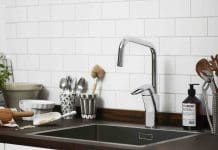 Hygieniskt och ekonomiskt med beröringsfri blandare i köket mora