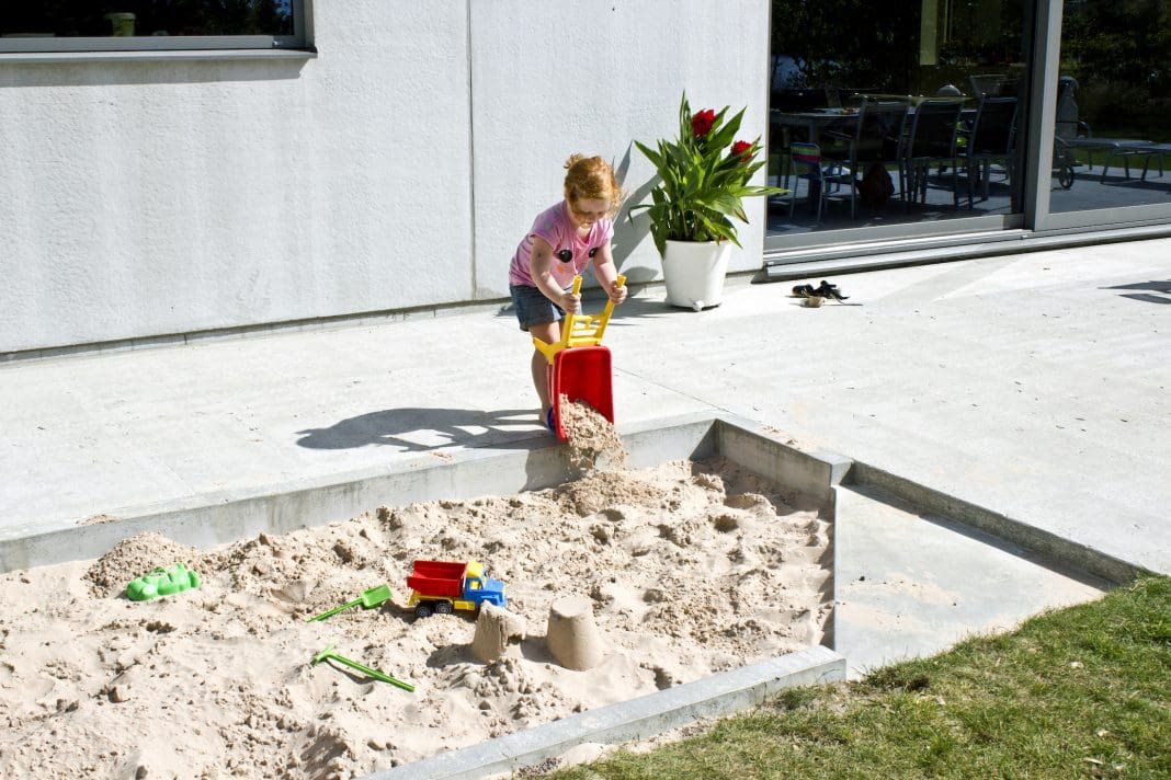 lektålig sandlåda