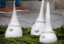 Gjut charmiga betongtomtar kontrollera taket efter sommaren 18